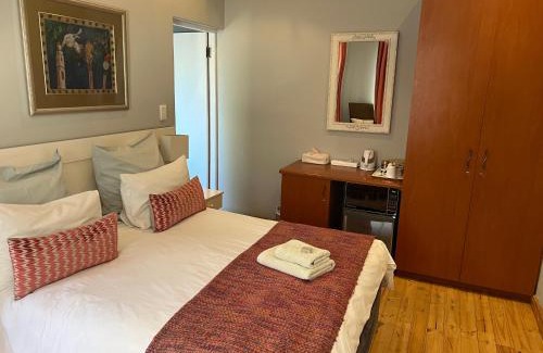 Sea Point House | Cape Nelson Guest House