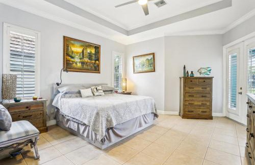 Pelican House | Cape Paradise B & B - Your Luxury Tropical Retreat