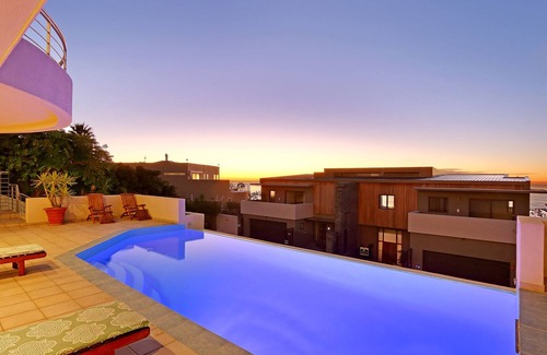 Bantry Bay Villa | Cape Town -Bantry Bay - Ocean Views, Pool, WiFi, Security, Parking, Backup Power