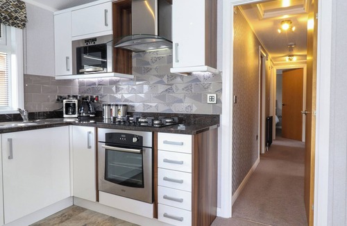Tewitfield Cottage | CAPENWRAY, pet friendly, with a garden in Carnforth