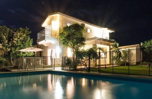 Latchi Villa | Capers Villa - sleeps 6 guests in 3 bedrooms