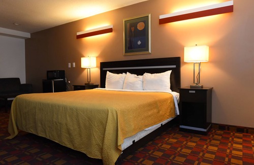 Hampton Manor Hotel | Capital Inn & Suites