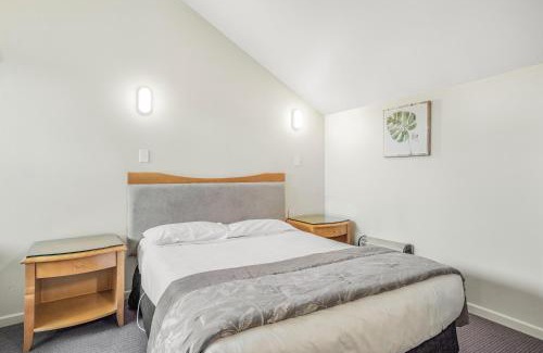 Newlands Hotel | Capital Lodge Motor Inn