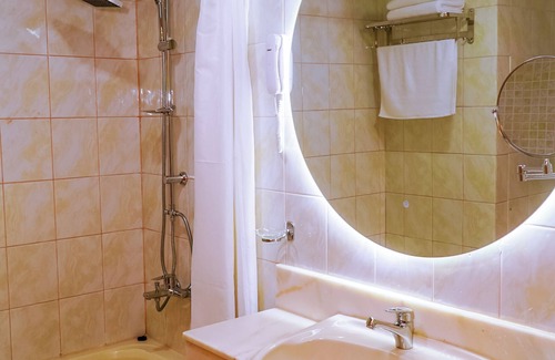 Al Hoora Hotel | Capital O 126 Manama Tower Hotel