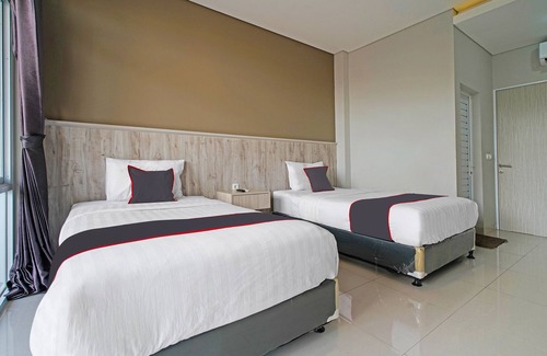Cianjur Hotel | Capital O 1898 Louise Place