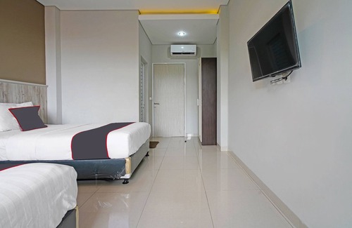 Cianjur Hotel | Capital O 1898 Louise Place