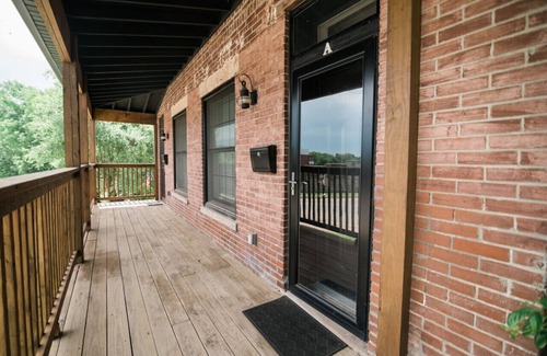 Jefferson City Apartment | Capitol Avenue Townhome