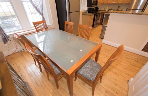 Washington Apartment | CAPITOL HILL CHARMER: Monument to History & Politics