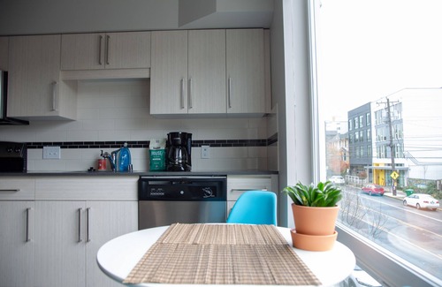 Broadway Apartment | Capitol Hill Hideaway: Modern Studio with Free Parking!