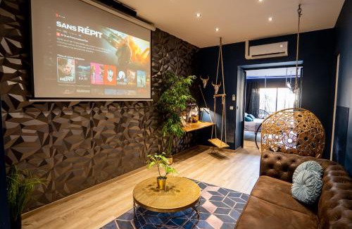 Valenciennes Apartment | Capsule Temps suspendu - balnéo, home cinema & billard