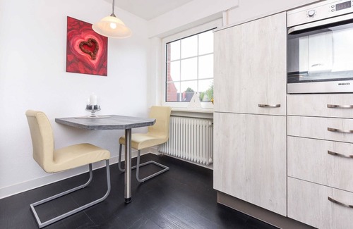 Esens Apartment | Captain's cabin rental - House anchorage