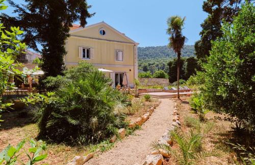 Veli Losinj Hotel | Captain' s Villa Boutique Hotel