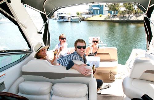 Paynesville Apartment | Captains Cove Resort - Absolute Waterfront Apartments