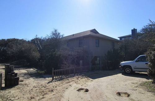 Southern Shores House | CAPTAINS QUARTERS - AN ALL INCLUSIVE VACATION RENTAL LOCATED IN SOUTHERN SHORES!