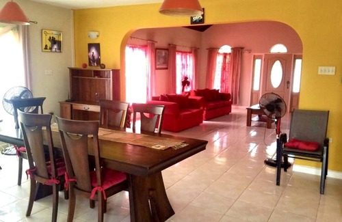 Silver Sands House | Captivating 3-Bed House in Trelawny, Jamaica