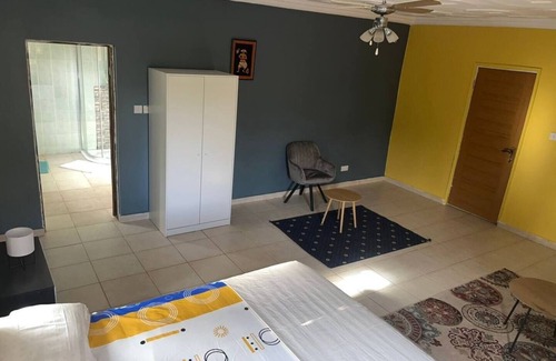West Coast Division House | Captivating 5-bedroom duplex with 4 toilets