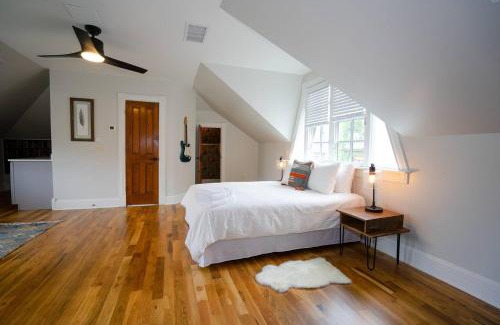Five Points Apartment | Captivating Cowgirl