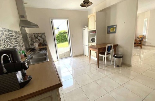 Carantec House | Carantec Family Home With Garden 9 people