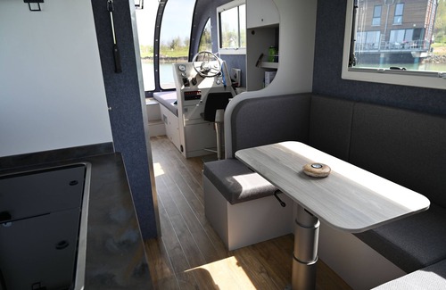 Grossposna Boat Rental | Caravan boat Störmthaler See, houseboat with sun terraces on 20 sqm