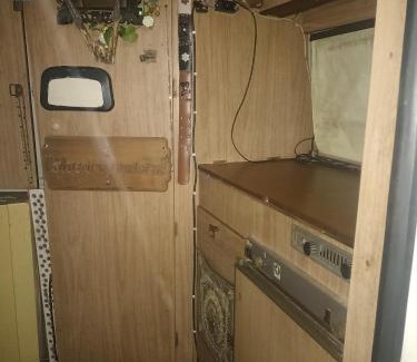 Rat Burana Hotel | Caravan Hotel have TV & Netflix