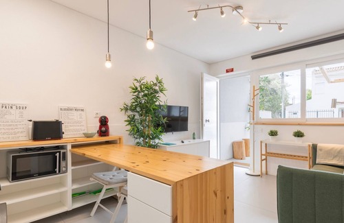 Carcavelos Apartment | Carcavelos Sunny Retreat 2 by LovelyStay