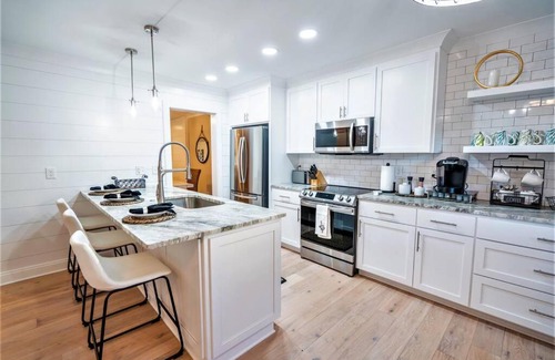 Old Village House | Carefree Coastal Casa 2 miles to Sullivans Island
