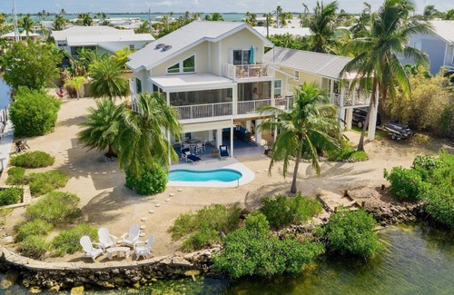 Cutthroat Harbor Estates House | *CAREFREE ON CUDJOE @ THE BAY* Waterfront Home & Pool + LAST KEY SERVICES…