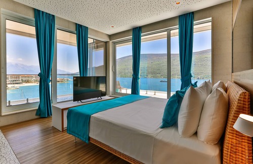 Kumbor Hotel | Carine Hotel Kumbor