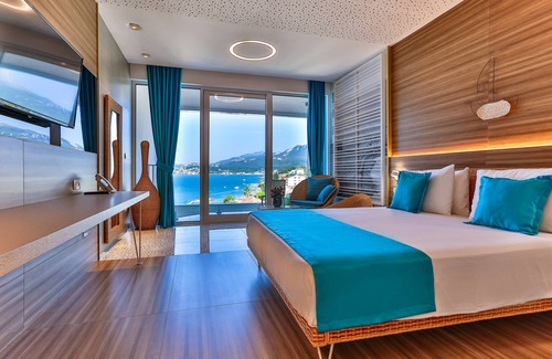 Kumbor Hotel | Carine Hotel Kumbor