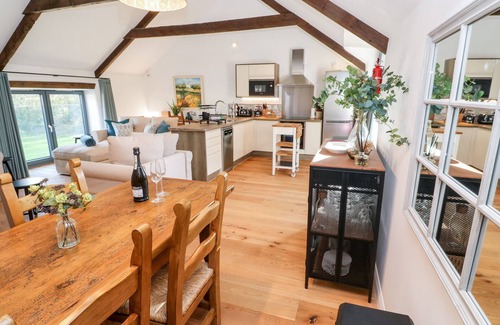 Newquay House | CARINES BARNS - POL, pet friendly, luxury holiday cottage in Cubert