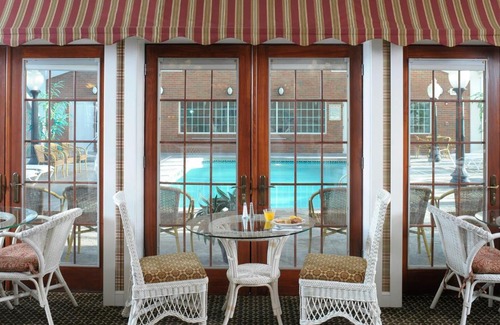 Sugarcreek Hotel | Carlisle Inn