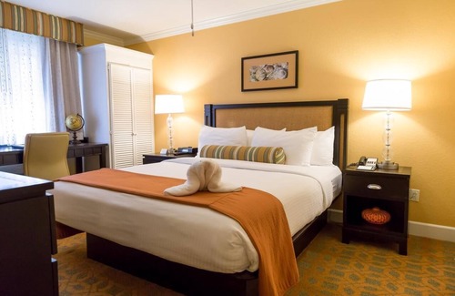 Carlsbad Village Resort | Carlsbad Inn Timeshare Unit, Partial Ocean View!