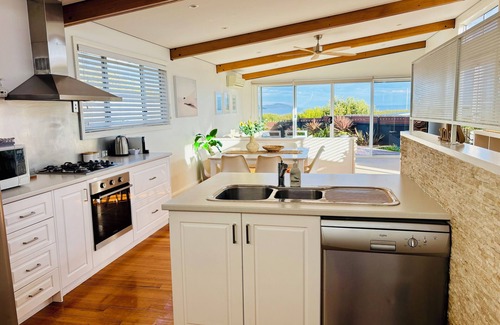 Carlton House | Carlton Beach Holiday House