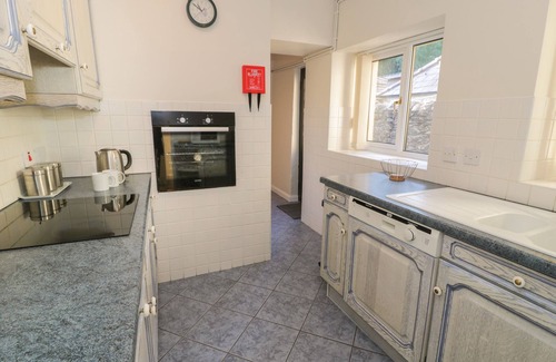Llanberis Cottage | CARLYN, family friendly, with a garden in Llanberis