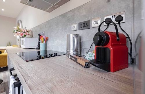 Falkirk Apartment | Carmel Apartments Queen Street Residence