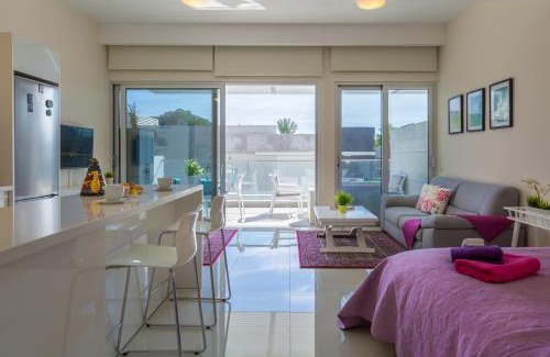 Potamos tis Germasogeias Apartment | Carmencita Studio B14 with pool & gym