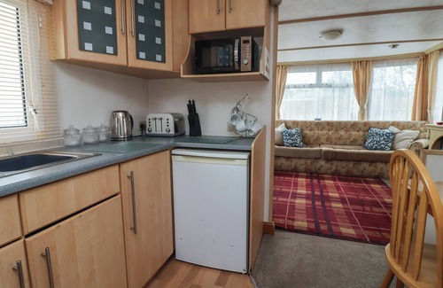 Chard Cottage | CARNABY, family friendly, with a garden in South Chard