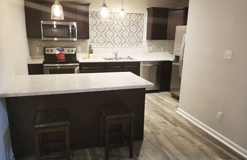 Westgate House | Carolina Cottage (Close to shopping, restaurants and area military bases)