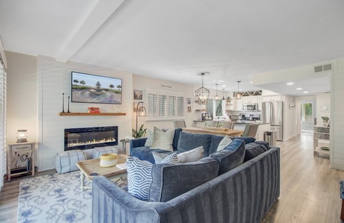 Isle of Palms Villa | Carolina Saltaire at 7D Seagrove|All New Beautiful Decor|So Close to Beach, Pool, Dining, and Sho.
