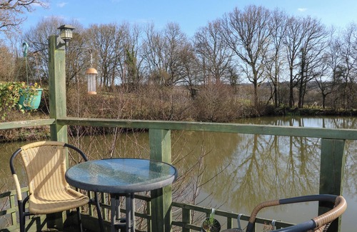 Hadlow Down Cottage | CARP HUT, pet friendly, character holiday cottage in Crowborough