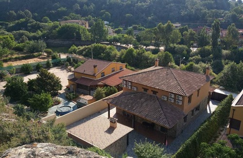 Candeleda Ski Chalet | Carreras Beach (Rural House)