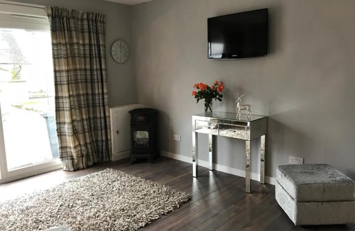 Beith House | Carriage Cottage Hot Tub