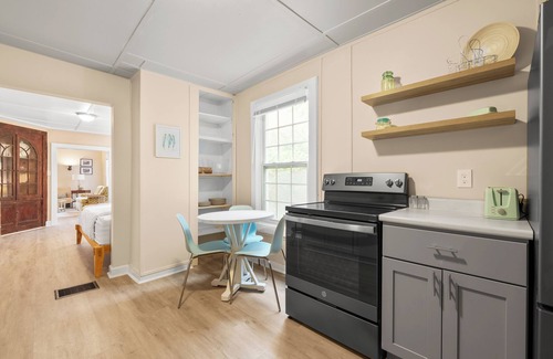 Delaware Condo | Carriage Cottage- in the Heart of Everything Delaware