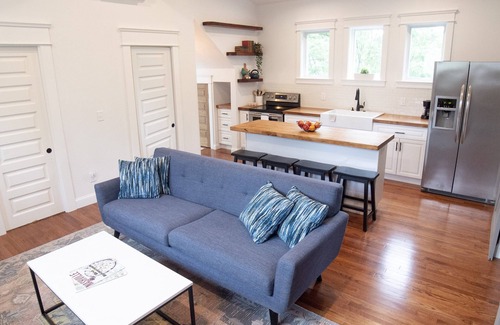 Rolling Acres House | Carriage House with 2 Queens in Trendy, Walkable East Nashville Neighborhood
