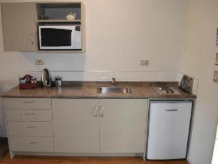 Lowburn Hotel | Carrick Lodge Motel