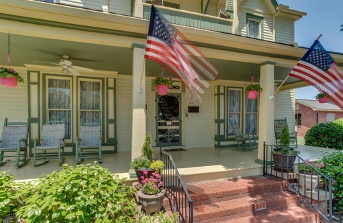 Rutherfordton Bed & Breakfast | Carrier Houses Bed & Breakfast