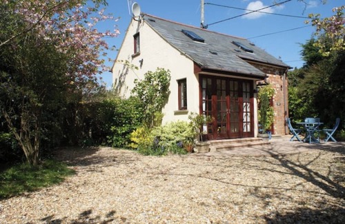 Brighstone Cottage | Carriers Stable - Country cottage, Great ferry discounts.