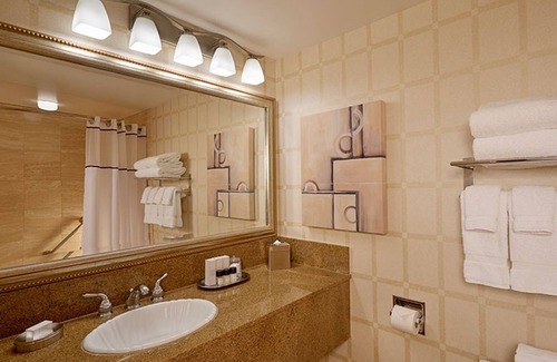 Sunrise Manor Hotel | Carson Tower Grand Double at Golden Nugget Las Vegas