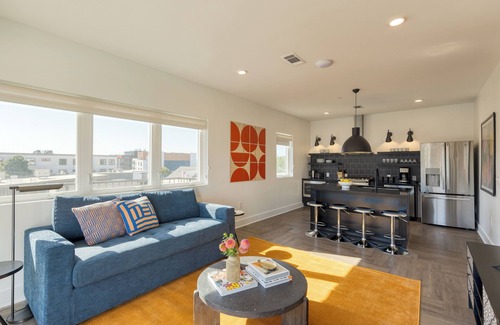 Historic Edgefield Apartment | Carter #205 by AvantStay | 4BR + Balcony