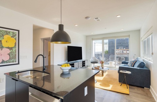 Historic Edgefield Apartment | Carter #205 by AvantStay | 4BR + Balcony